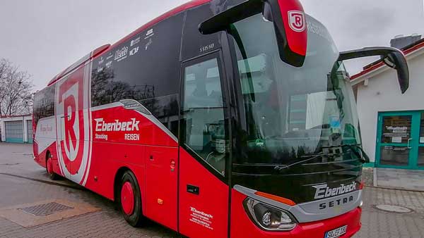 Bus des SSV Jahn Regensburg von Ebenbeck Reisen